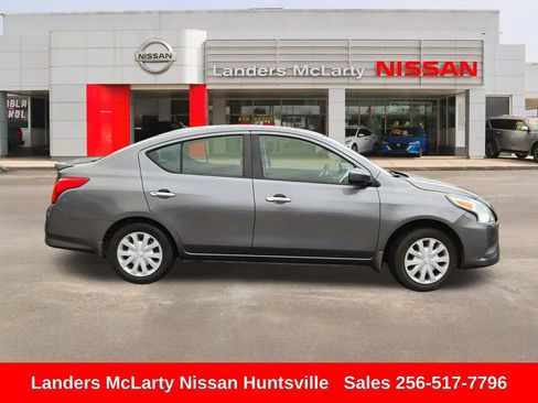 Used 2016 Nissan Versa SV FWD image 2