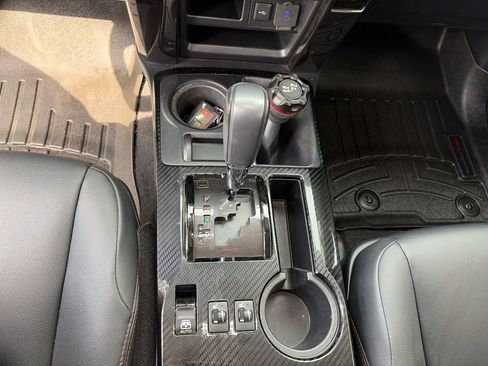 Used 2021 Toyota 4Runner Venture w/ Moonroof Package AWD/4WD image 25