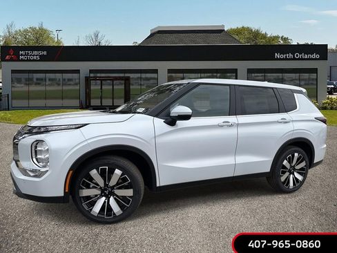 New 2026 Mitsubishi Outlander SE FWD image 1