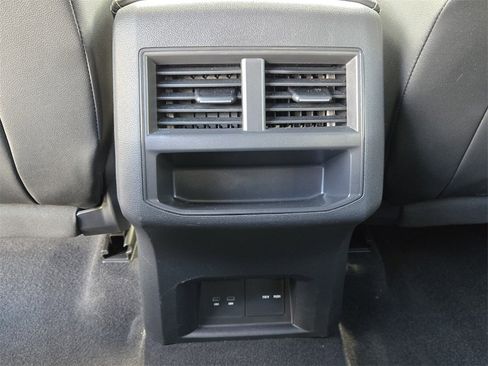 Certified 2022 Volkswagen Atlas Cross Sport SEL R-Line image 15