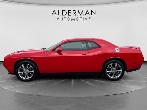 Used 2020 Dodge Challenger SXT AWD/4WD image 2
