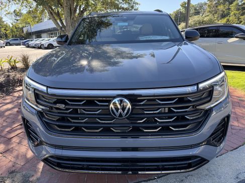 New 2026 Volkswagen Atlas Cross Sport SEL R-Line image 2