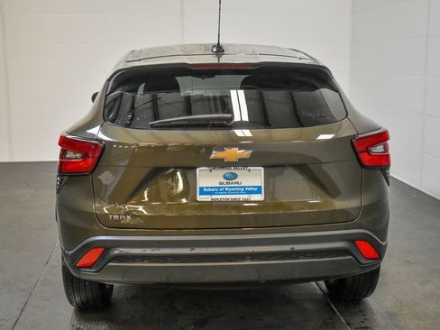 Used 2024 Chevrolet Trax LS w/ LS Convenience Package image 7