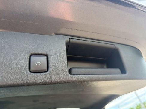 Used 2021 Ford Escape Titanium AWD/4WD image 12