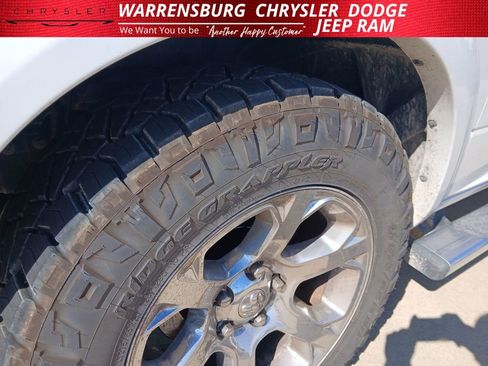 Used 2015 RAM 1500 Laramie w/ Convenience Group AWD/4WD image 16