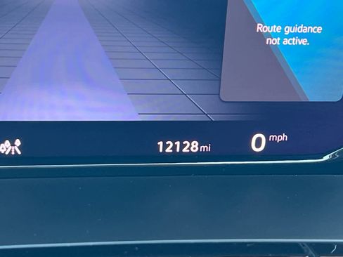 Used 2025 Volkswagen Atlas SE image 27