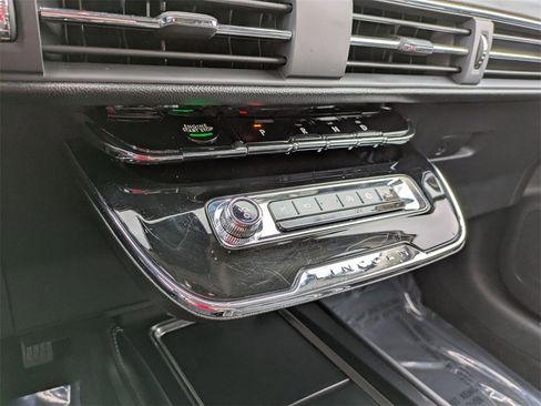 Certified 2025 Lincoln Corsair AWD w/ Equipment Group 101A image 22