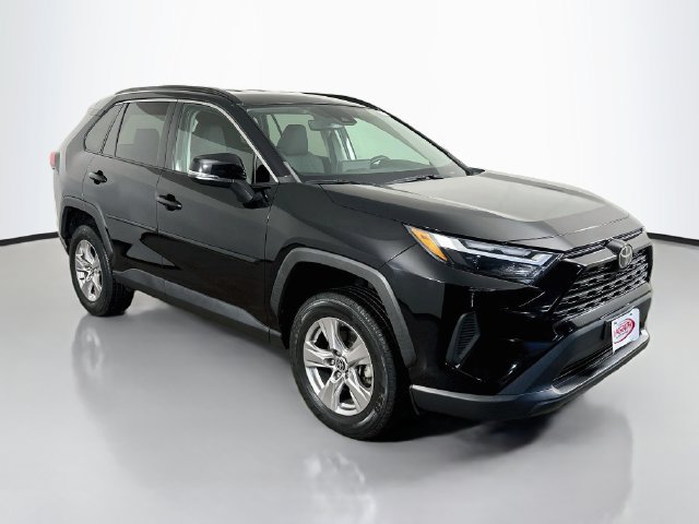 Used 2023 Toyota RAV4 XLE AWD/4WD image 14