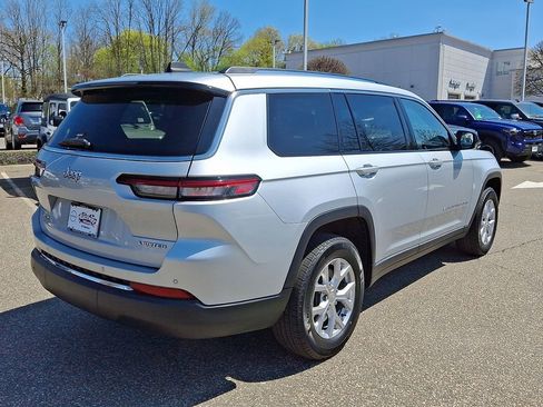 Used 2023 Jeep Grand Cherokee L Limited AWD/4WD image 8