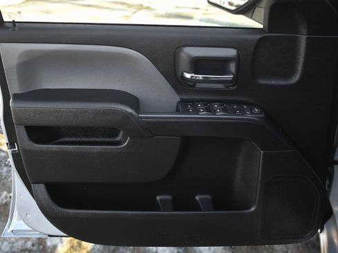 Used 2018 Chevrolet Silverado 1500 Custom w/ Custom Value Package image 20