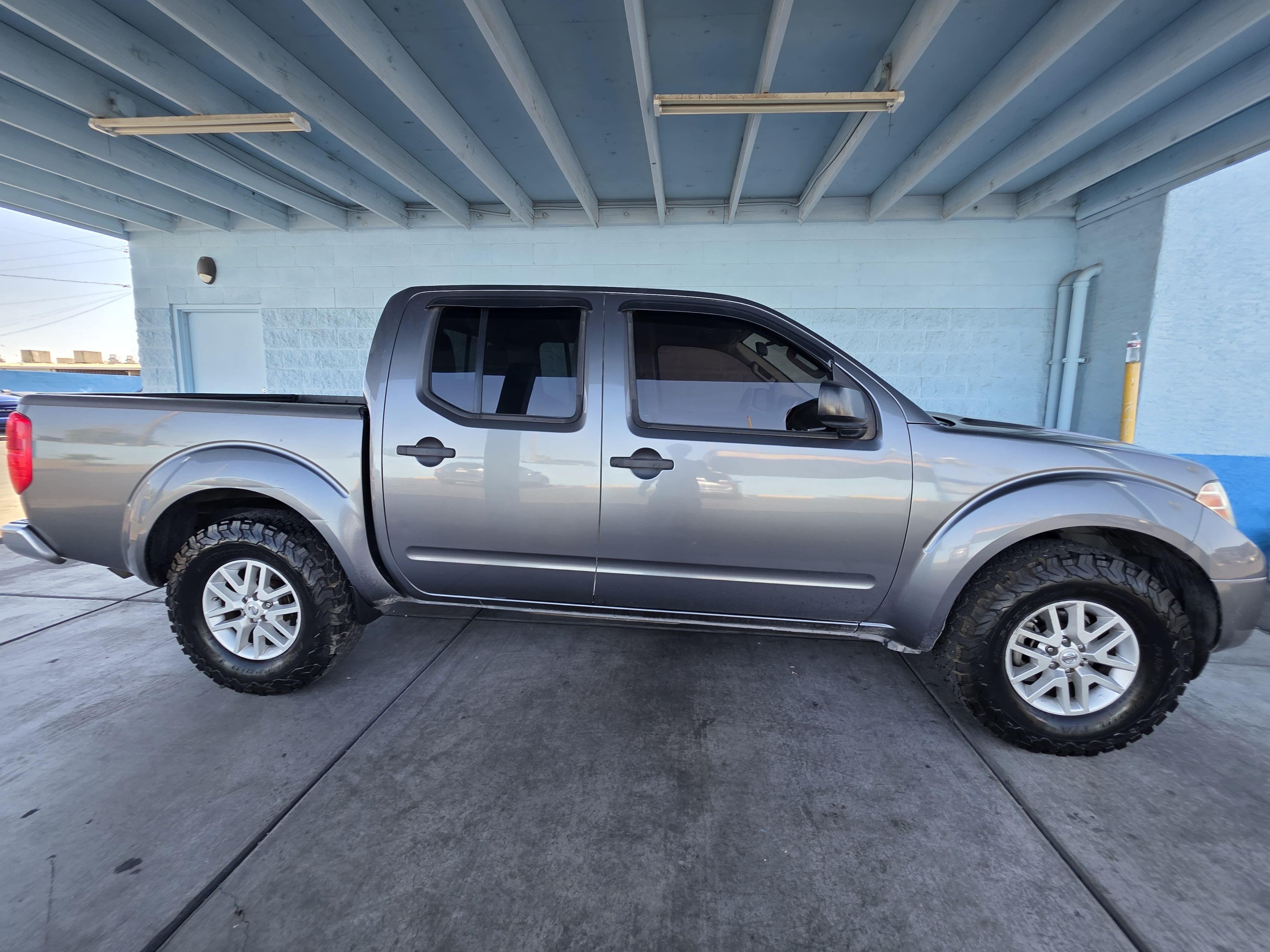 Used 2016 Nissan Frontier SV AWD/4WD image 2