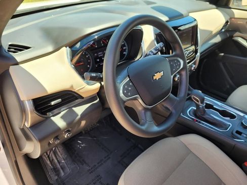 Used 2023 Chevrolet Traverse LS image 11