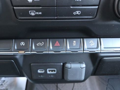 Used 2022 Chevrolet Silverado 1500 Custom Trail Boss w/ LPO, Dark Essentials Package AWD/4WD image 65