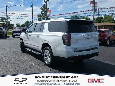 Used 2024 Chevrolet Suburban Premier AWD/4WD image 7