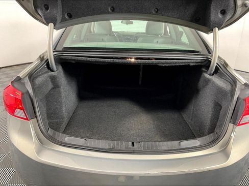Used 2019 Chevrolet Impala LT FWD image 36