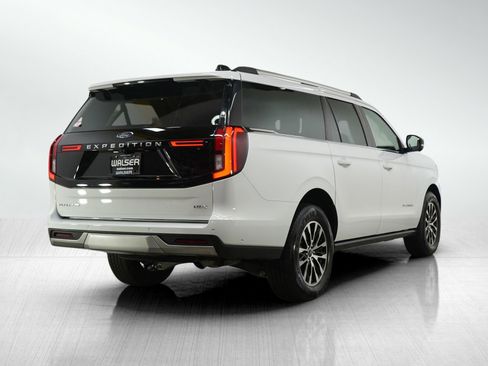 Used 2025 Ford Expedition Max Platinum AWD/4WD image 6