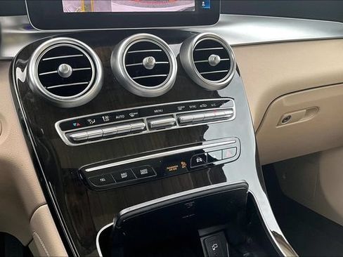Used 2020 Mercedes-Benz GLC 300 image 23