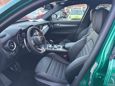 New 2025 Alfa Romeo Stelvio Sprint AWD/4WD image 11