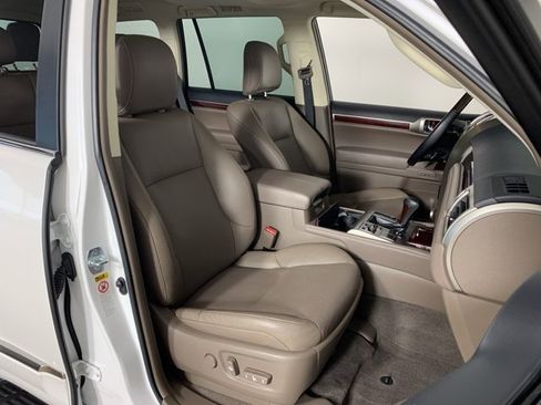 Used 2019 Lexus GX 460 image 43