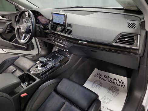 Used 2020 Audi Q5 e Premium Plus w/ Premium Plus Package image 26