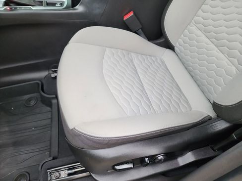 Used 2021 Chevrolet Equinox LT image 16