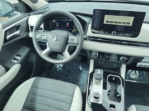 New 2026 Mitsubishi Outlander SE FWD image 16