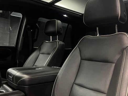 Used 2023 Chevrolet Tahoe Premier w/ Premium Package AWD/4WD image 5