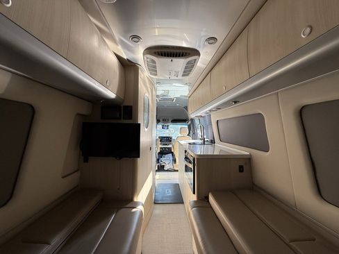 Used 2023 Mercedes-Benz Sprinter 3500 image 33