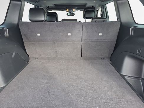 Used 2022 Jeep Grand Cherokee Limited image 25