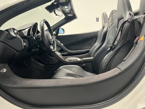 Used 2014 McLaren MP4-12C Spider RWD image 14