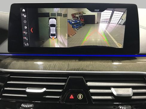 Used 2019 BMW M550i xDrive w/ Premium Package 2 image 26