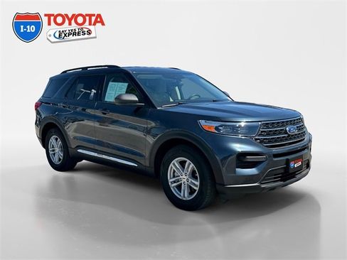 Used 2024 Ford Explorer XLT image 7