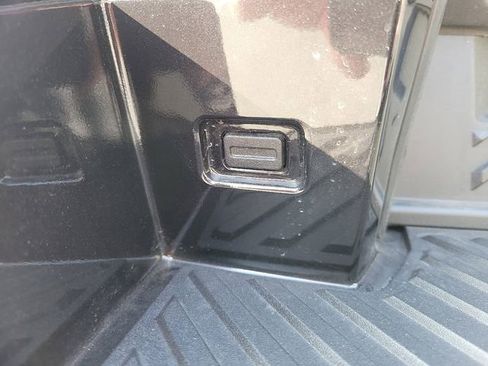 Used 2026 GMC Hummer EV SUV image 18