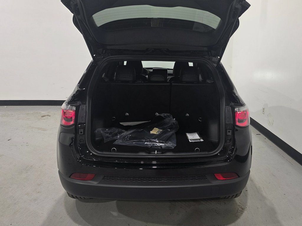 New 2026 Jeep Compass Latitude AWD/4WD image 27