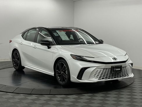 Used 2025 Toyota Camry XSE image 5