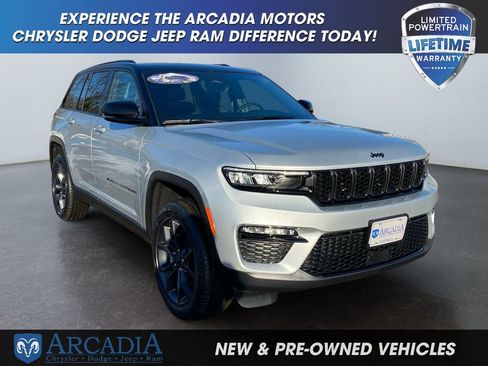 Used 2025 Jeep Grand Cherokee Limited w/ Trailer Tow Package AWD/4WD image 7