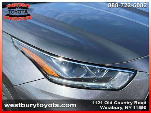 Used 2022 Toyota Highlander Limited AWD/4WD image 12