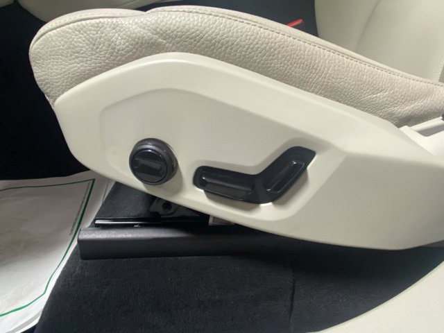Used 2024 Volvo XC90 B5 Plus AWD/4WD image 12