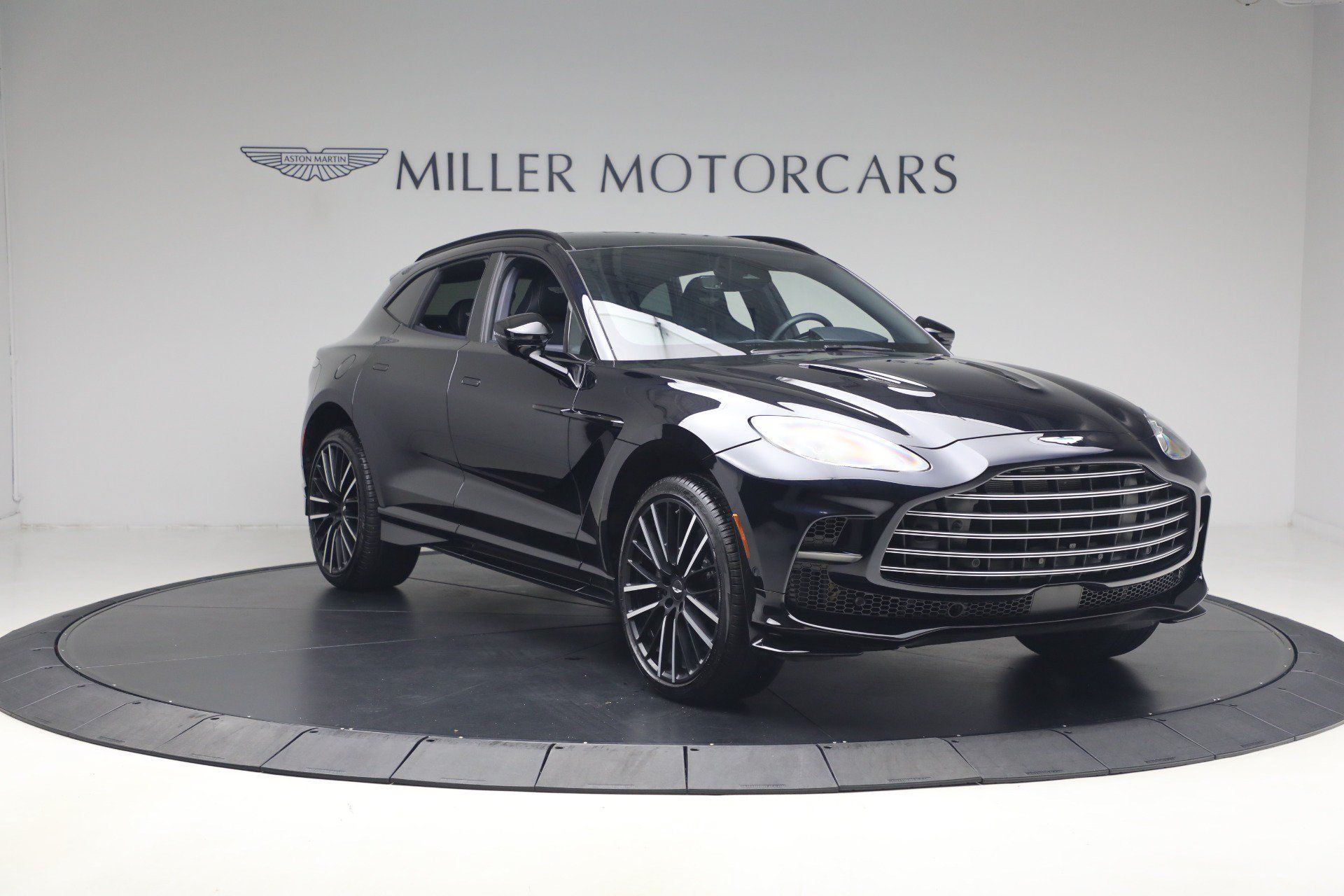 Used 2025 Aston Martin DBX 707 AWD/4WD image 11