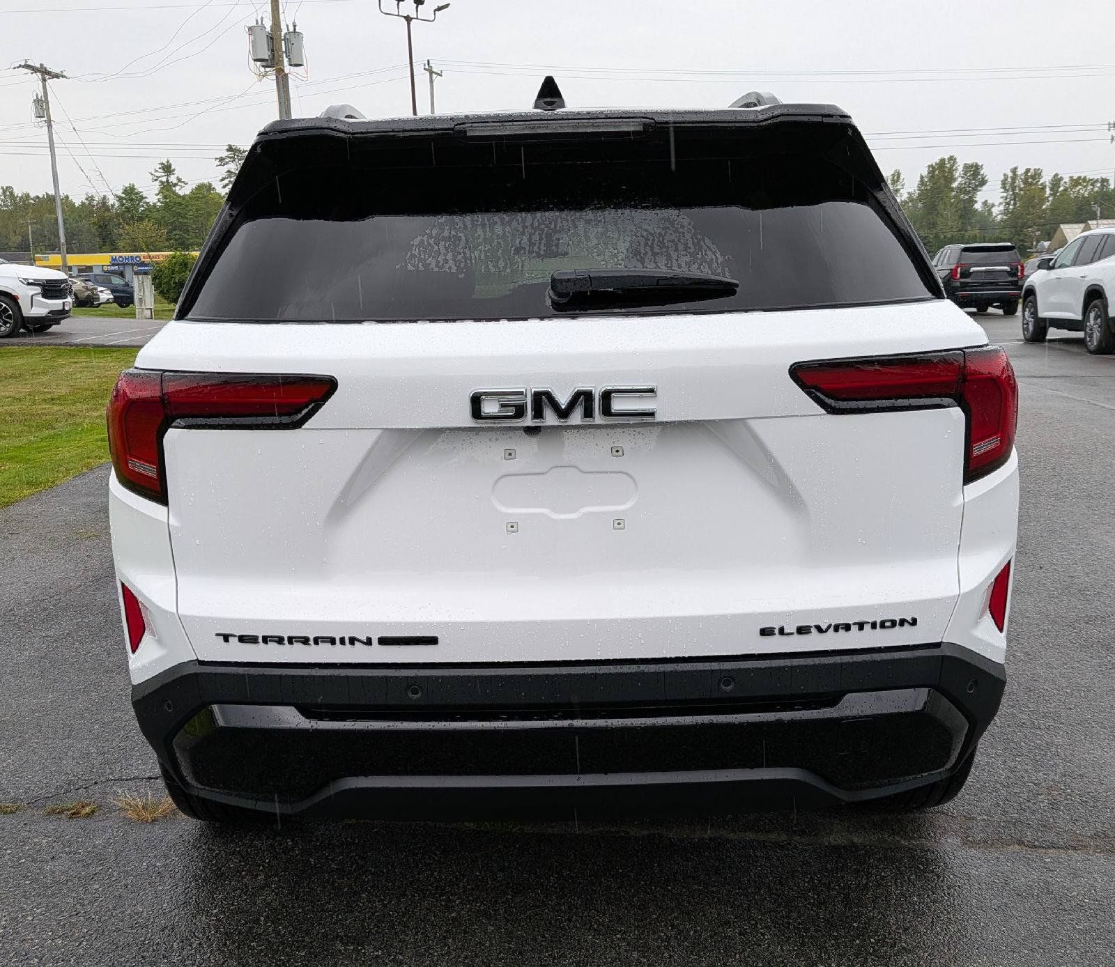 New 2027 GMC Terrain Elevation w/ Elevation Premium Package AWD/4WD image 9