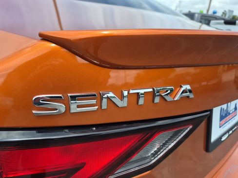 Used 2022 Nissan Sentra SR w/ SR Premium Package FWD image 11