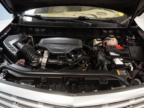 Used 2018 Cadillac XT5 Platinum w/ Driver Assist Package image 19