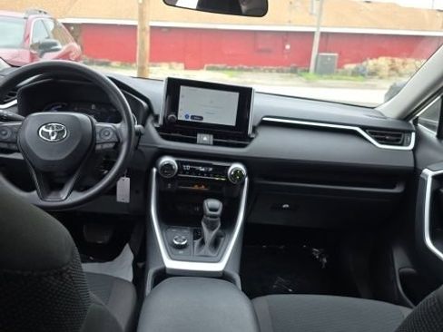Used 2025 Toyota RAV4 LE AWD/4WD image 21