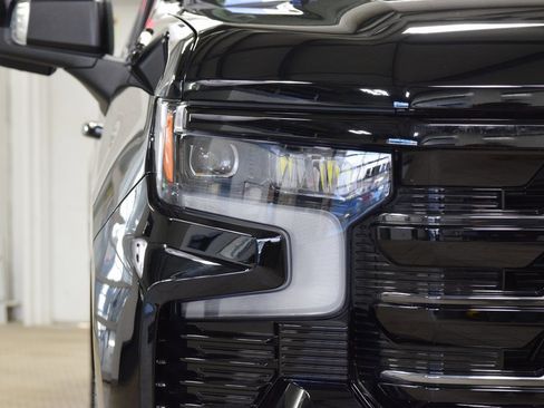 Used 2025 Chevrolet Silverado 1500 High Country w/ Midnight Edition image 12