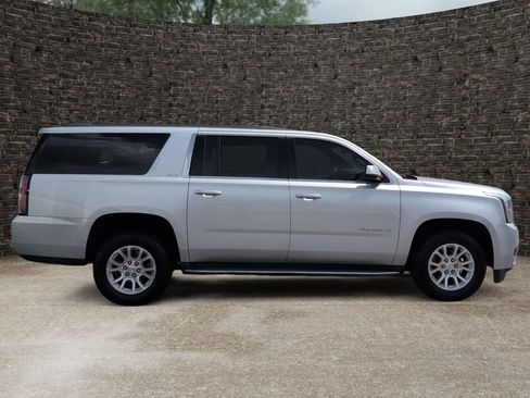 Used 2016 GMC Yukon XL SLE AWD/4WD image 3