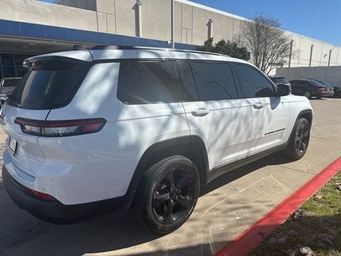 Used 2023 Jeep Grand Cherokee L Laredo image 4