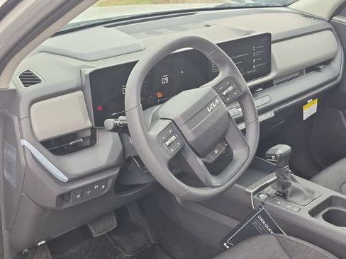 New 2027 Kia Seltos LX FWD image 10