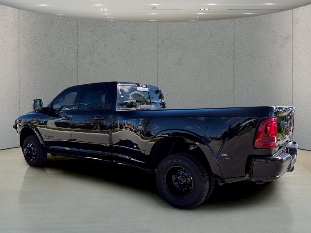 New 2027 RAM 3500 Laramie AWD/4WD image 9