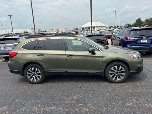 Used 2017 Subaru Outback 2.5i Limited AWD/4WD image 2
