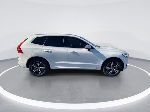 Used 2018 Volvo XC60 T6 R-Design w/ Convenience Package image 9